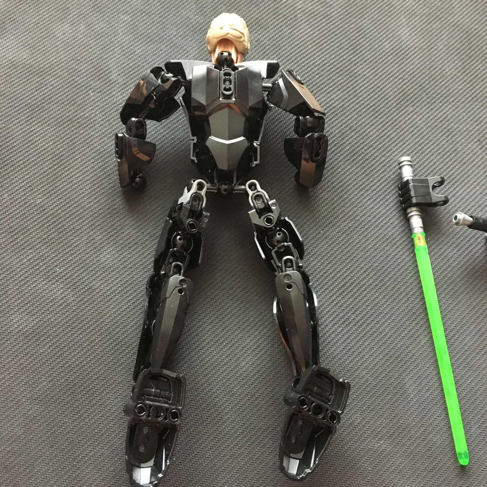 LEGO® Star Wars™ 75110 Luke Skywalker összerakva - Image 3